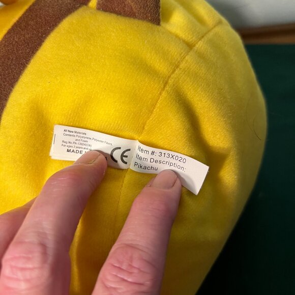 Pokemon Vintage (2013) Pikachu 14 Inch Plush Toy - Picture 9 of 10